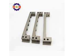 工業(yè)鈑金通過cnc精密機(jī)械加工后應(yīng)用于各大行工具用途很廣。